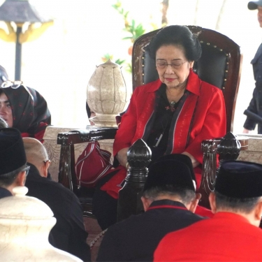 Megawati Ziarah ke Makam Bung Karno di Kota Blitar