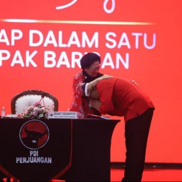 Momen Haru Hasto-Megawati di Kongres PDI Perjuangan
