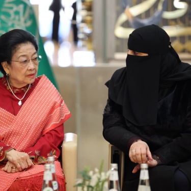 Sebelum Terima Gelar Doktor di Riyadh, Megawati Soekarnoputri Berbincang dengan Mahasiswi PNU Asal Indonesia