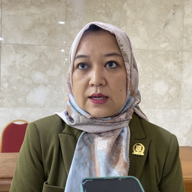 Yuke Yurike Ingatkan Ada Sanksi Tegas Terhadap Pelaku Pembakaran Sampah Secara Ilegal