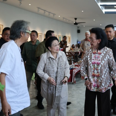 125 Tahun Bung Karno, Dampingi GKR Hemas, Megawati Buka Pameran Seni Rupa “Mata Hati Soekarno” di Yogya