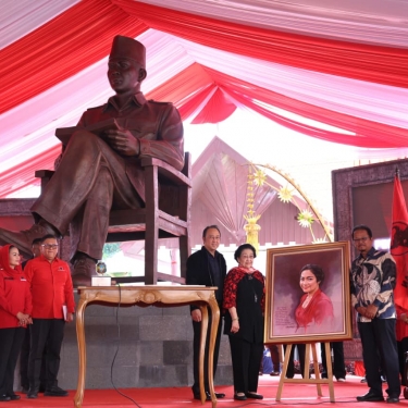 Megawati Resmikan Renovasi Istana Gebang dan Patung Bung Karno di Blitar