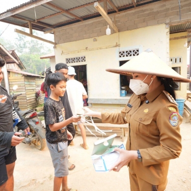 Udara Landak 100 Persen Berbahaya, Bupati Karolin Perpanjang Darurat Karhutla 