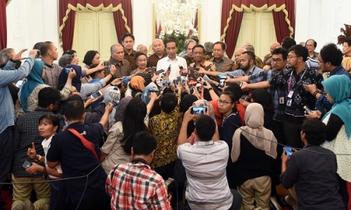 Jokowi Minta Aparat Jangan Represif & Apresiasi Mahasiswa