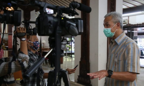 Ganjar Minta Semarang Raya Lakukan PKM Serentak