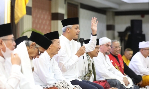 Puluhan Ribu Jamaah Sholawat Kebangsaan Doakan Ganjar Pranowo Jadi Presiden RI