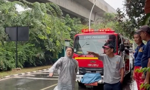 Tina Toon Terjun Langsung Monitor Banjir di Jakarta: Bukan Buat Viral-viralan