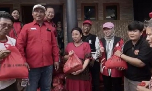 Mukhlis Basri Salurkan Bantuan ke Korban Banjir di Kota Bandar Lampung