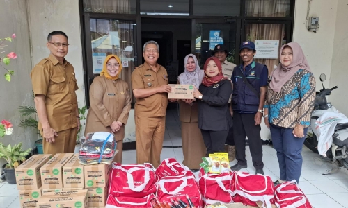 Diah Fitri Maryani Salurkan Bantuan untuk Korban Banjir di Cirebon