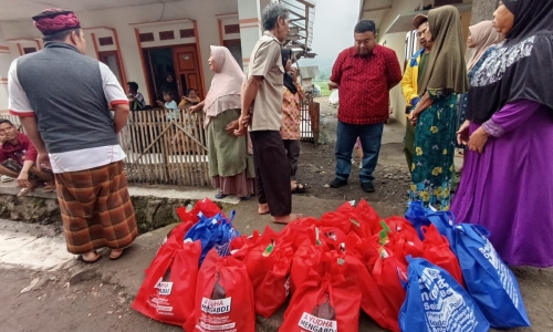 Yudha Salurkan Bantuan ke Korban Tanah Longsor di Kampung Teureup