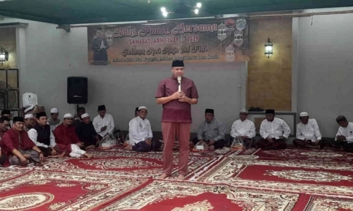 Arif Rahman Hakim Buber Bersama Sahabat ARH, Bagikan 1.800 Paket Lebaran