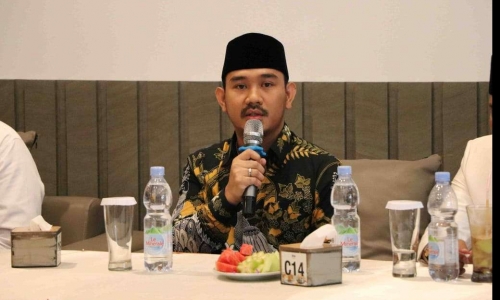 Ade Pastikan Oknum Berseragam yang Meresahkan Pasar Induk Cibitung Bukan ASN Pemkab Bekasi