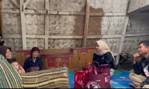 Ghea Aprilia Kunjungi Langsung Rumah Nyaris Roboh Milik Warga Sukamulya