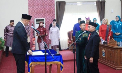 Yuri Sagali Resmi Dilantik Gantikan Dessy Ayu Trisna di DPRD Kota Pangkalpinang