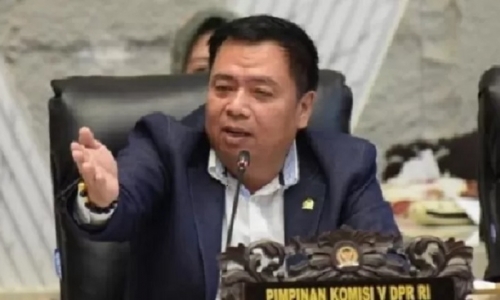Lasarus Komitmen Percepat Pembangunan Jalan di Kawasan Klutap Kabupaten Sintang