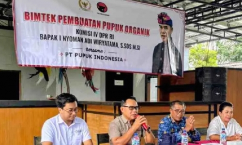 Adi Wiryatama Dorong Penguatan Kemandirian Petani Melalui Bimtek Pembuatan Pupuk Organik dari Kotoran Gajah