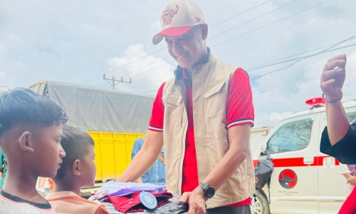 PDI Perjuangan Salurkan Bantuan Pendidikan bagi Anak Korban Banjir di Langkahan