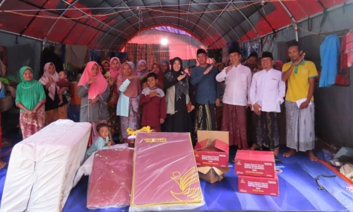 Ansari Salurkan Bantuan Kemensos untuk Korban Bencana di Pamekasan dan Sumenep