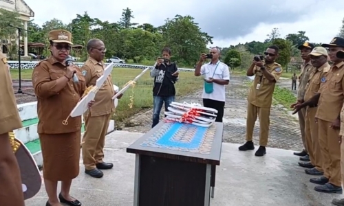 Petronela Serahkan 5 Mobil Pusling dan 4 Speedboat Untuk Layanan Kesehatan