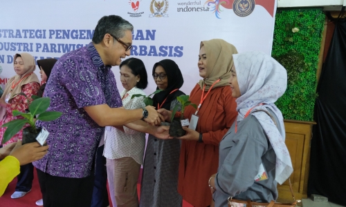 Jangan Cuma Jualan, Putra Ajak UMKM Jaktim Melek Bisnis dan Berdikari Pangan