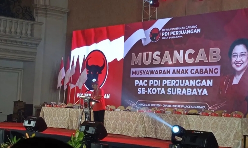Deni Targetkan Kota Surabaya Harus Tetap Jadi Kandang Banteng