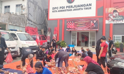 Peringati Hari Lahir Pancasila dan Bulan Bung Karno, DPC PDI Perjuangan Jaktim Bagikan 1.000 Paket Sedekah Daging