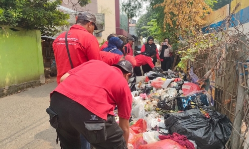 Peringati Bulan Bung Karno, PDI Perjuangan Ciracas Gelar Aksi Penanganan Stunting dan Sosialisasi Pilah Sampah