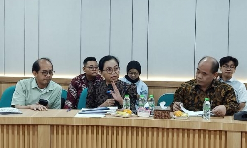 Krisis Guru Hantui RI, MY Esti Dorong Naikkan Kesejahteraan agar Profesi Guru Kembali Diminati!