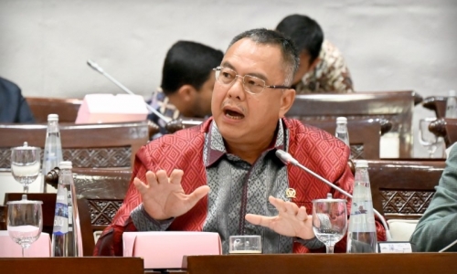 Rencana Penambahan Layer Cukai Rokok: DPR Ingatkan Risiko 'Downtrading' & Kehilangan Pendapatan Negara