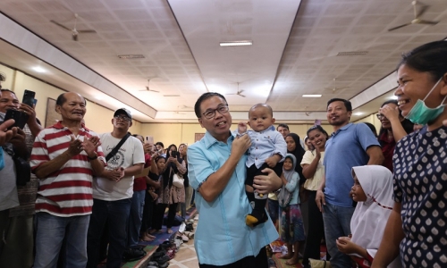 Berpeluh Keringat, Sofyan Tan Sambut Hangat Warga Helvetia