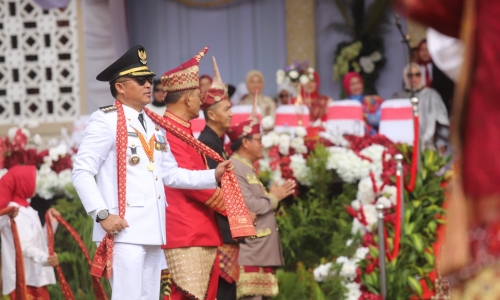 Maknai HUT ke-81 RI, Bupati Lampung Barat Berikan Tali Asih untuk Veteran dan Apresiasi Paskibraka