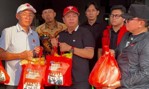 Lasarus Salurkan 100 Paket Sembako Kepada Warga Korban Kebakaran di Pasar Sungai Duri