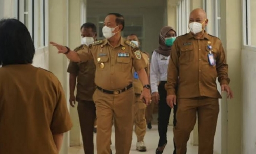 Bupati Yohanes Ontot Cek Kesiapan RSUD M.Th. Djaman Hadapi Bencana Asap Akibat Karhutla