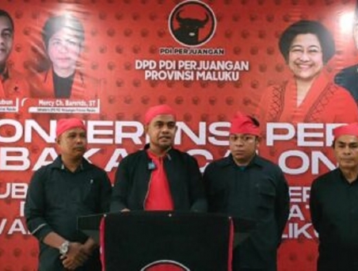 AG Latuheru dan Yance Wenno Ambil Formulir Balon Walikota Ambon di PDI Perjuangan