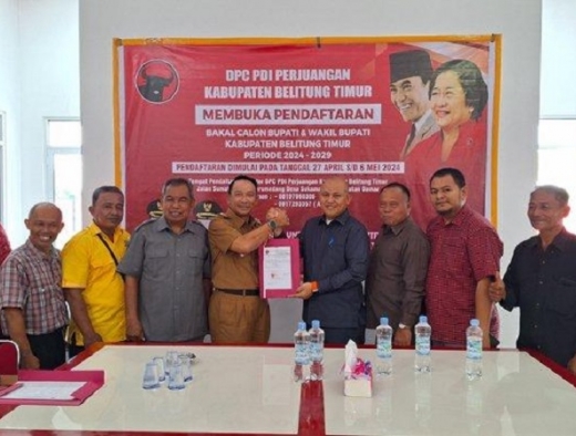 Bupati Petahana Belitung Timur Burhanudin Daftar Calon Bupati ke PDI Perjuangan untuk Pilkada 2024