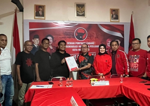 Tokoh Masyarakat Makassar Wakili Indira Yusuf Ismail Ambil Formulir Pilkada Makassar di PDI Perjuangan