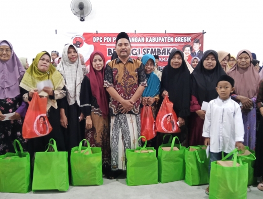 Banteng Gresik Salurkan Ribuan Paket Sembako ke Masyarakat yang Membutuhkan