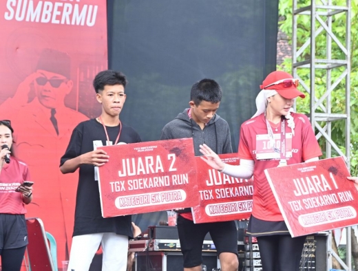 TGX Soekarno Run 2025, Novita Hardini Bagikan 3.000 Beasiswa