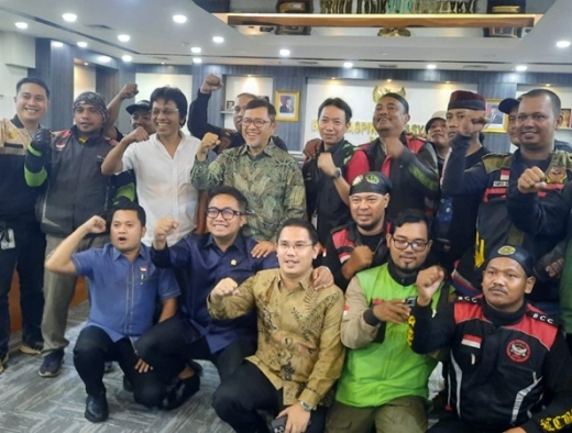 Adian Napitupulu Dukung Tuntutan Ojol, Minta Aplikator Kurangi Potongan