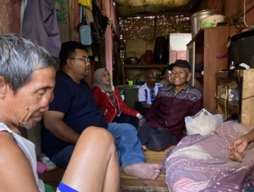 Prihatin Rumah Abah Endin Tak Layak Huni, Yudha Ajak Kolaborasi Perbaikan Melalui Dana CSR