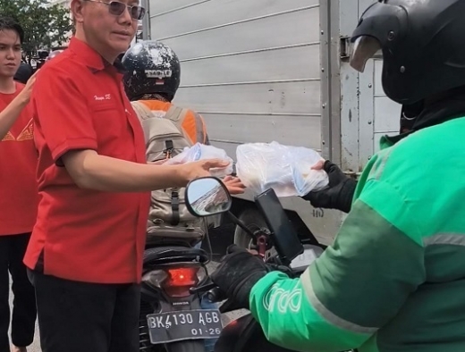 Jaga Kepedulian Sosial, Ketua PDI Perjuangan Medan Hasyim Kembali Gelar Jumat Berbagi