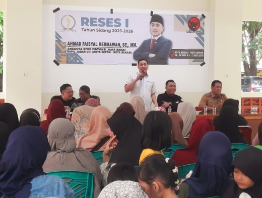 Serap Aspirasi Masyarakat, Faisyal Salurkan Kartu PIP Saat Reses di Bekasi Selatan