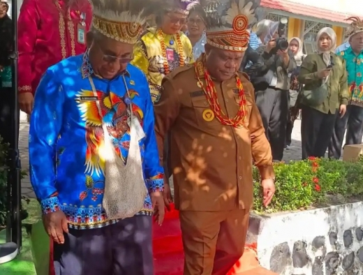 Hermus Indou: Hari Guru Momentum Perkuat SDM Manokwari