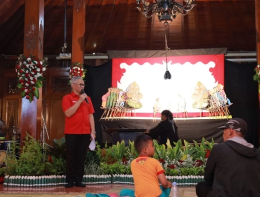 Aria Bima: Wayang Kampung Sebelah Suarakan Narasi Rakyat Kecil, Bukan Elite