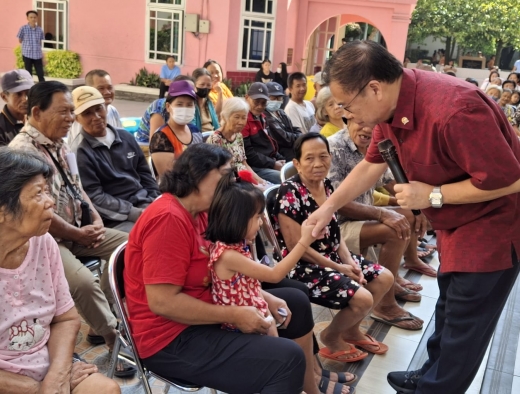 Sofyan Tan: Angpao dan Sembako Tak Buat Kaya, Pendidikanlah yang Mengubah Nasib