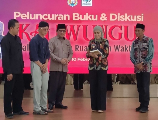 Bupati Kendal Luncurkan Buku Sejarah Kaliwungu: Perkuat Literasi Lokal dan Jati Diri Kota Santri