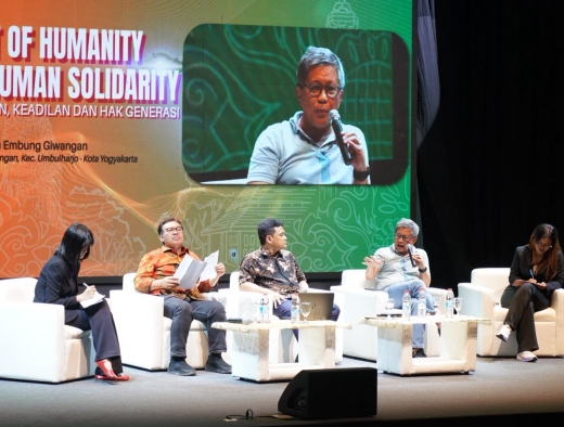 Rocky Gerung di Public Lecture Jogja: "Saya Percaya Jogja Takkan Jadi Kandang Gajah!"