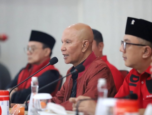 Said Abdullah Salurkan Zakat Mal ke Ribuan Jemaah Tarawih di Sumenep