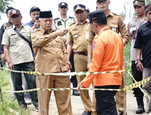 HM Sanusi Pastikan Longsor di Desa Taji Sudah Ditangani Dinas PU Bina Marga 