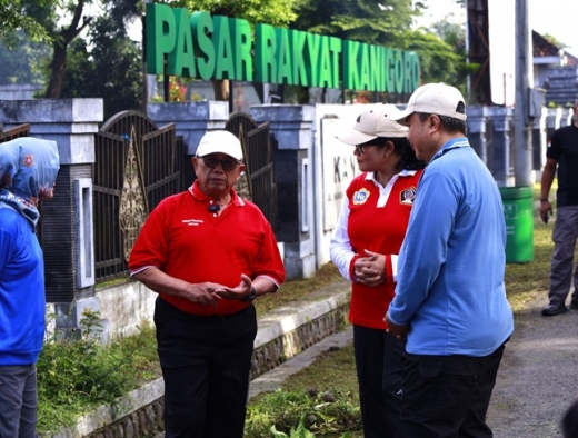 ASN Blitar Bersih-bersih Pasar Kanigoro, Wujudkan Lingkungan yang ASRI